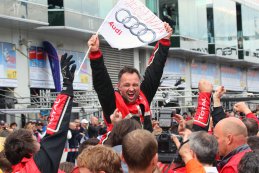 Vreugde bij WRT Audi na de zege tijdens de 24H Nürburgring 2015
