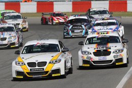 Team Filip Baelus - BMW M235i Racing Cup vs. Team WSM - H&R Spezialfedern - BMW M235i Racing Cup