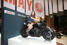 European Motor Show Brussel - Hostessen Yamaha
