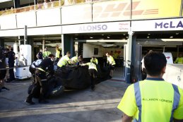 Fernando Alonso's wagen na  de crash