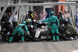 Pitstop Lewis Hamilton - Mercedes AMG Petronas Formula One Team