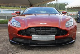 Aston Martin DB11