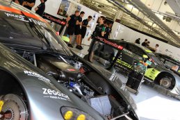 Pitbox Aston Martin Racing