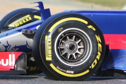 Detail geblazen wielmoer Toro Rosso STR12
