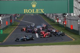 Eerste bocht F1 GP Australië 2017
