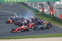 Eerste bocht F1 GP Australië 2017
