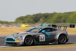 R-Motorsport - Aston Martin V12 Vantage