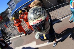 Helm Sebastian Vettel