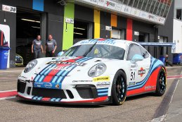 Gigaspeed Team GetSpeed - Porsche 911 GT3 R