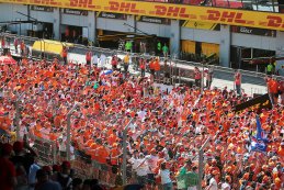 De Nederlandse fans tijdens de GP van Oostenrijk