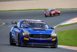Academy Motorsport - Ford Mustang GT4