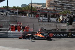 Crash Stoffel Vandoorne - McLaren