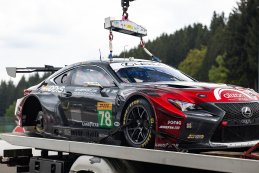 De Akkodis Lexus verloor het rechterachterwiel