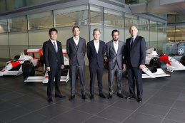 Arai-San - Jenson Button - Kevin Magnussen - Fernando Alonso - Ron Dennis