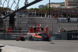 Crash Stoffel Vandoorne - McLaren