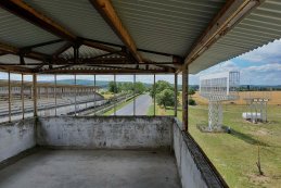Circuit Reims-Gueux - zicht van op pitgebouw
