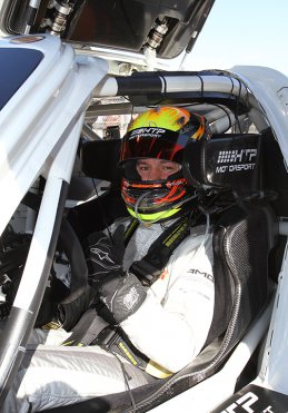 Zolder: Startgrid en babes bij de main race