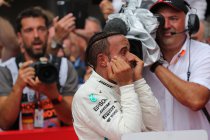 Duitsland: Hamilton wint na spectaculair slot - Vandoorne dertiende
