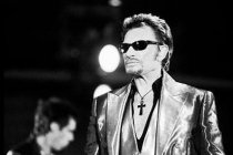 Video: Overleden Johnny Hallyday's Dakar-avontuur