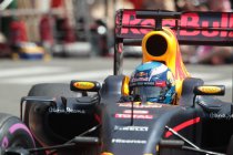 Monaco: Eerste pole voor Ricciardo - Verstappen in de vangrails