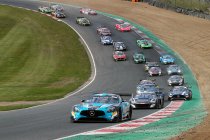 Brands Hatch: Black Falcon Mercedes wint chaotische 2e race