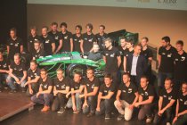Studenten van KU Leuven en Thomas More stellen nieuwe elektrische formulewagen voor