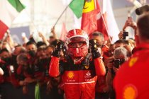 Bahrein: Charles Leclerc wint de eerste race van het seizoen