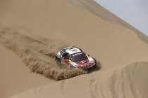 Sébastien Loeb haalt een eerste keer uit in Dakar