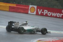 België: Rosberg pakt de pole in Mercedes-demonstratie