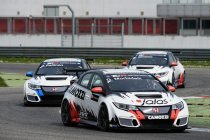 Fin Aku Pellinen naast Morbidelli en Gleason bij WestCoast Racing