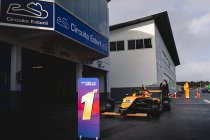 Estoril: Polepositie en zege voor Dries Van Langendonck