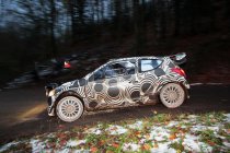 Thierry Neuville reeds met  Hyundai i20 aan de slag in de Vogezen