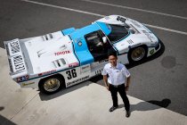 Le Mans Classic: Kazuki Nakajima aan het stuur van een Toyota 85C
