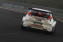 WTCC-rijders testen op de Nürburgring Nordschleife