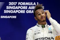 Lewis Hamilton flatert met uithaal naar Formule E en FIA