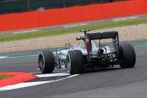 Groot-Brittannië: Hamilton snelste in VT2 - Problemen houden Rosberg in box
