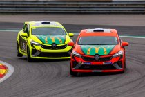 Renault Clio Series: Gemengde gevoelens bij vader en zoon Polderman