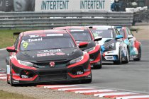 Hongaar Attila Tassi flankeert Tiago Monteiro bij KCMG