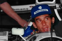 Vincent Franssen eert Ayrton Senna in het bijzijn van Georges De Coster, Pierre Van Vliet en Luc Willems