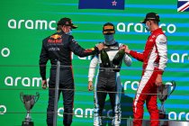 Formule 3: Hughes en Piastri verdelen zeges in Barcelona