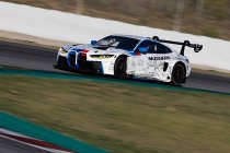 Team WRT test BMW M4 GT3 op omloop Barcelona